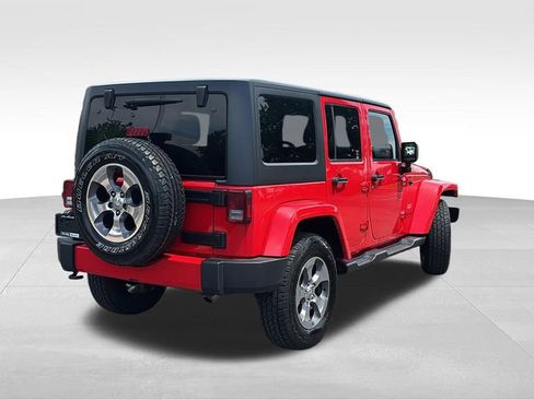 Used 2018 Jeep Wrangler Unlimited Sahara w/ Connectivity Group AWD/4WD image 7