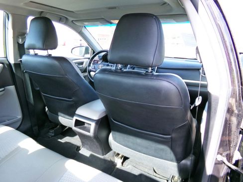 Used 2015 Toyota Camry SE w/ Moonroof Package FWD image 15
