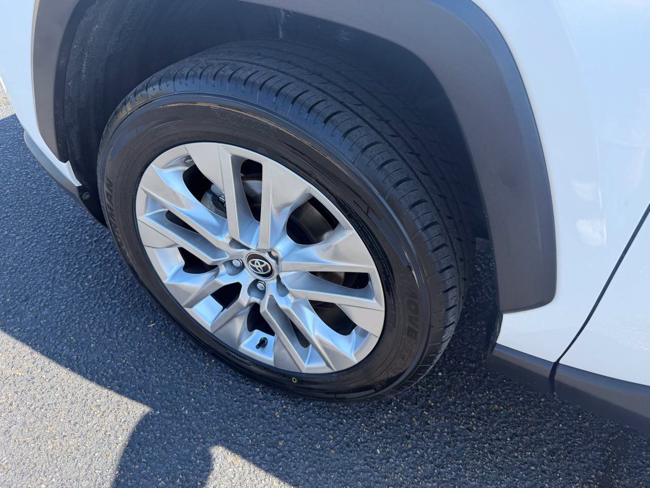 Used 2020 Toyota RAV4 XLE Premium FWD image 24