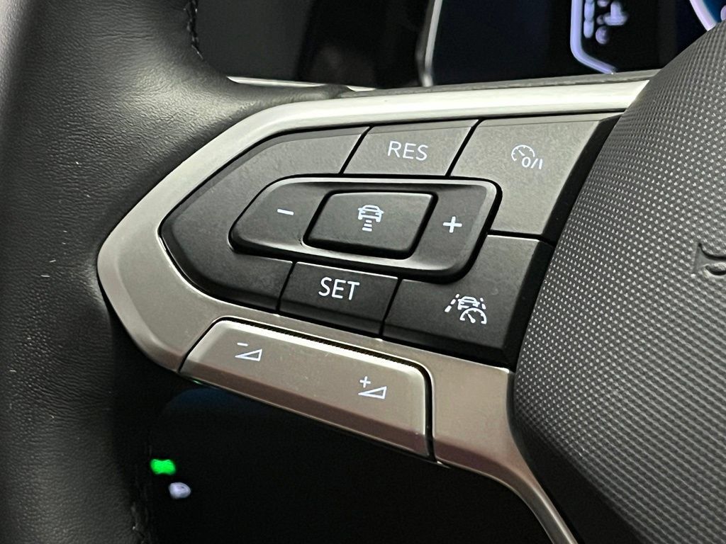 Used 2023 Volkswagen Jetta SEL FWD image 26