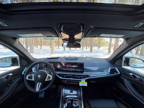 New 2026 BMW X5 M60i image 2