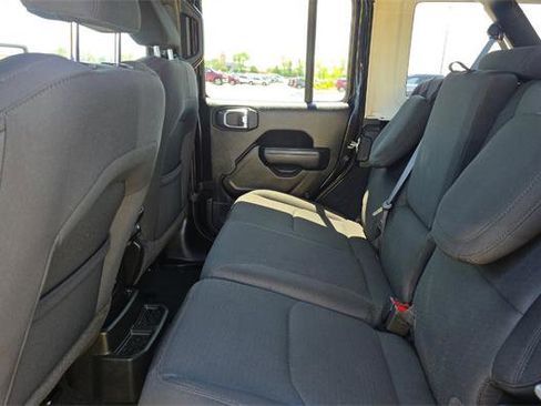 Used 2023 Jeep Wrangler Unlimited w/ Sun & Screen Package AWD/4WD image 16