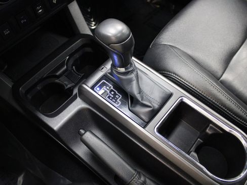 Used 2016 Toyota Tacoma TRD Sport w/ Premium & Technology Package image 39