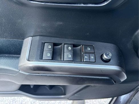 Used 2017 Toyota Tacoma SR5 w/ Tow Package AWD/4WD image 32