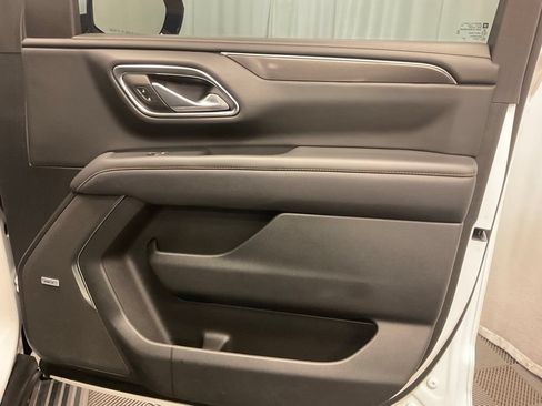 Used 2024 GMC Yukon XL AT4 w/ AT4 Premium Package AWD/4WD image 31
