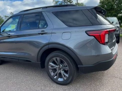 New 2026 Ford Explorer Active w/ Active Comfort Package AWD/4WD image 4