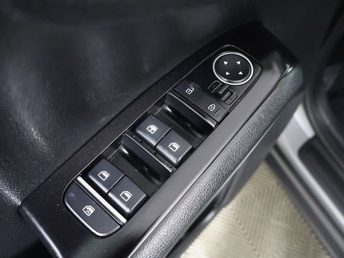 Used 2023 Kia Soul LX w/ Option Group 015 FWD image 31