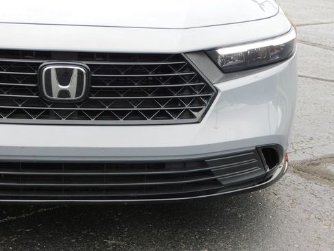 Used 2024 Honda Accord Sport image 9