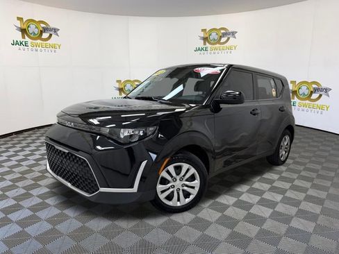 Certified 2023 Kia Soul LX FWD image 4