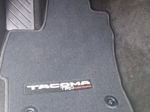 Used 2024 Toyota Tacoma TRD Off-Road w/ TRD Off Road Premium Package AWD/4WD image 29