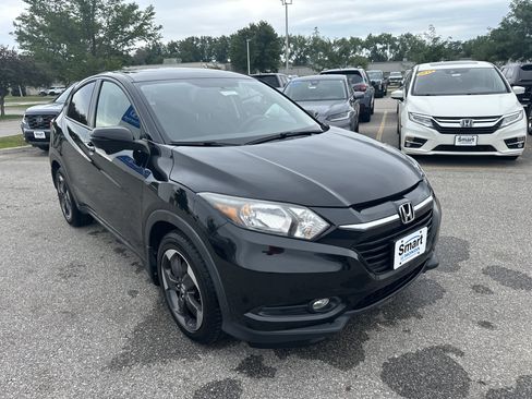Used 2018 Honda HR-V EX image 2