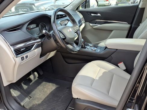 Used 2019 Cadillac XT4 Luxury w/ Cold Weather Package AWD/4WD image 10