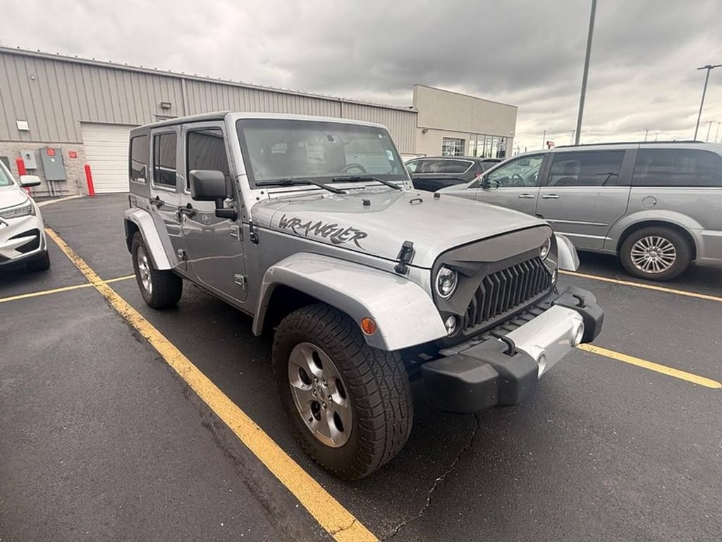 Used 2014 Jeep Wrangler Unlimited Sahara w/ Connectivity Group AWD/4WD image 6