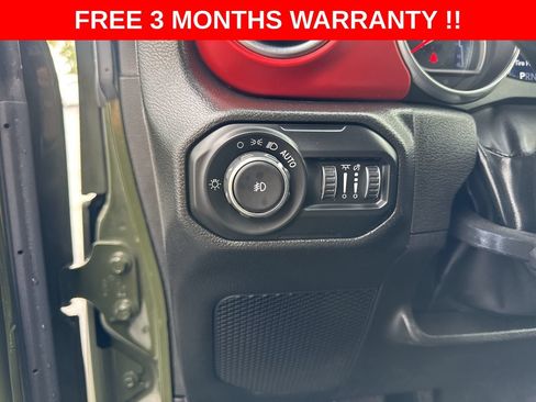 Used 2022 Jeep Wrangler Unlimited Rubicon w/ LED Lighting Group AWD/4WD image 38