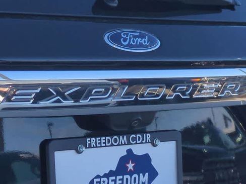 Used 2020 Ford Explorer Limited image 13