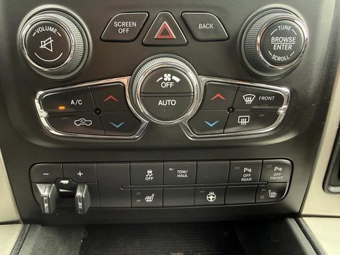 Used 2019 RAM 1500 Big Horn AWD/4WD image 10