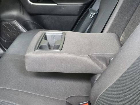 Used 2020 Toyota RAV4 LE FWD image 9