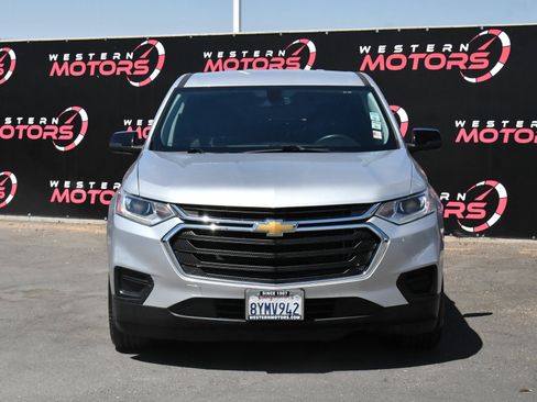Used 2021 Chevrolet Traverse LS FWD image 2