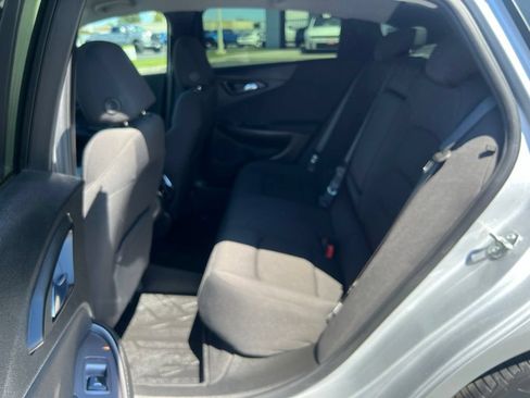 Used 2022 Chevrolet Malibu LT FWD image 35