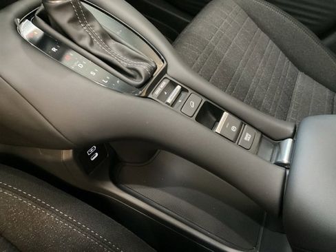 New 2026 Honda HR-V LX image 11