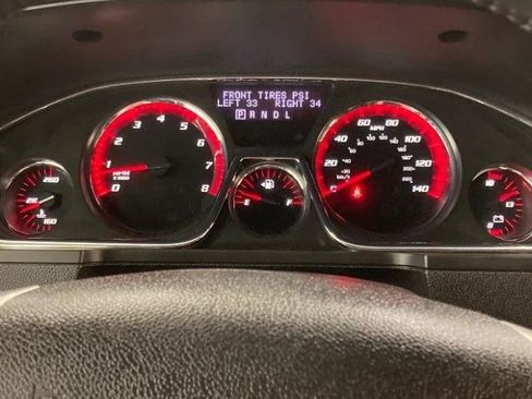 Used 2015 GMC Acadia SLE image 30