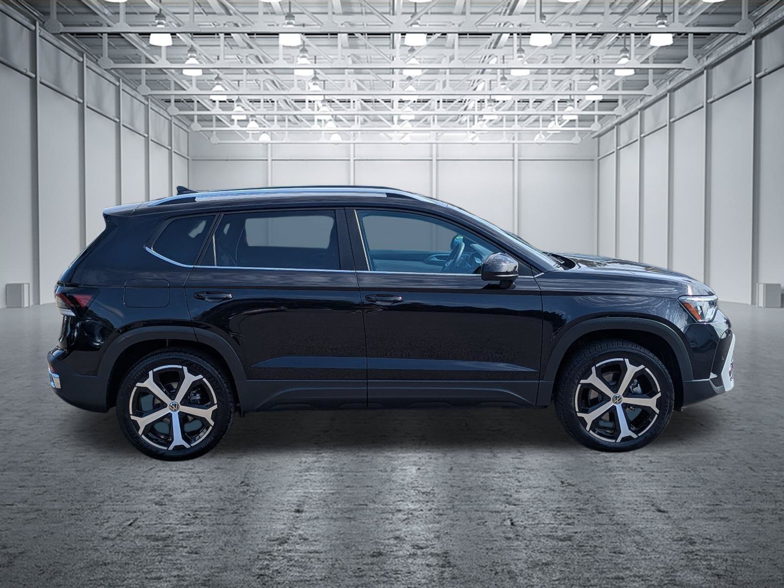 Used 2025 Volkswagen Taos SEL AWD/4WD image 6