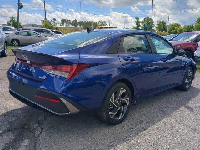 New 2025 Hyundai Elantra SEL FWD image 5