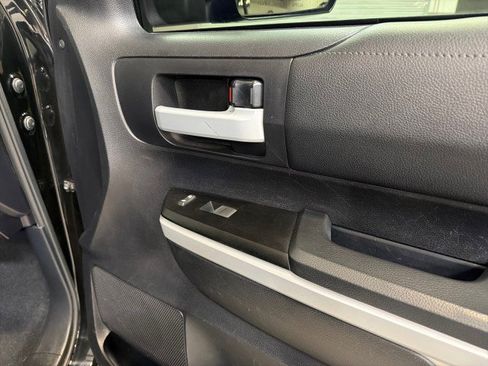 Used 2019 Toyota Tundra SR5 w/ SR5 Upgrade Package image 60