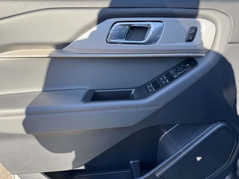 New 2026 Ford Explorer Active image 19