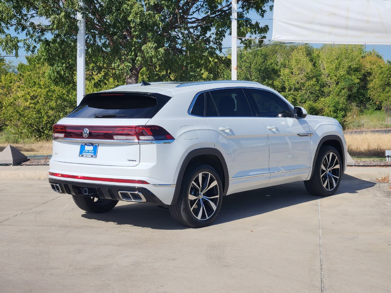 Used 2024 Volkswagen Atlas Cross Sport SEL Premium R-Line AWD/4WD image 5
