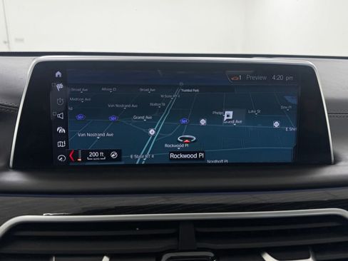 Used 2018 BMW 750i xDrive image 18