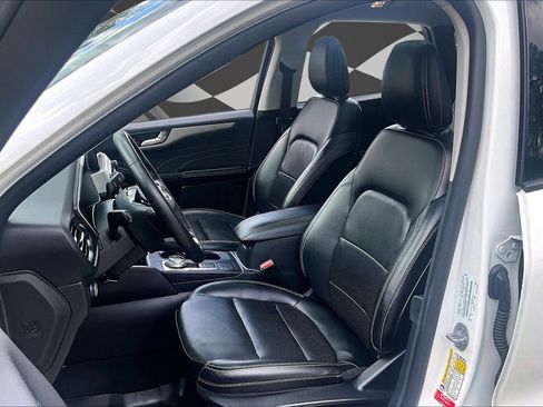 Certified 2022 Ford Escape SEL w/ Technology Package AWD/4WD image 25
