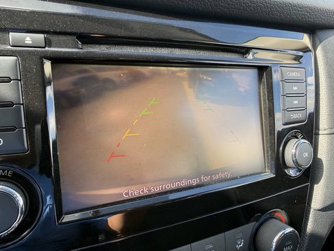 Used 2018 Nissan Rogue S AWD/4WD image 26