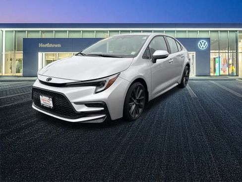 Used 2024 Toyota Corolla SE image 8