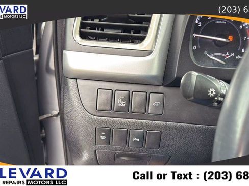 Used 2016 Toyota Highlander Limited image 25