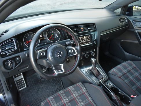Used 2015 Volkswagen GTI S image 10