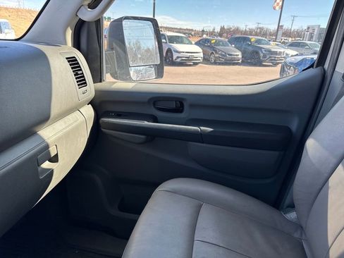 Used 2013 Nissan NV 3500 SL w/ Technology Pkg image 44
