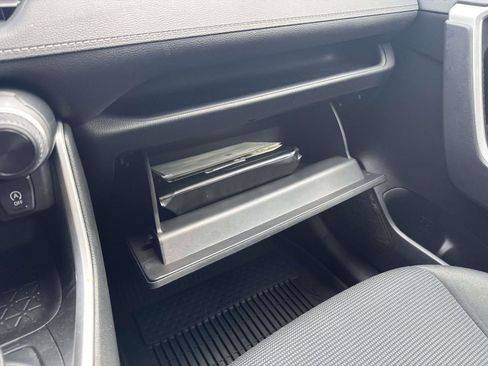 Certified 2022 Toyota RAV4 LE image 30