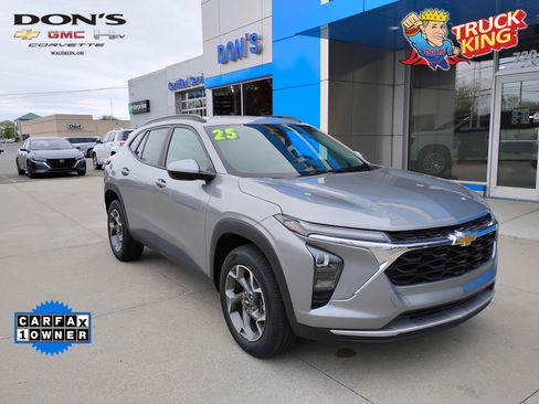 Used 2025 Chevrolet Trax LT w/ Driver Confidence Package FWD image 1