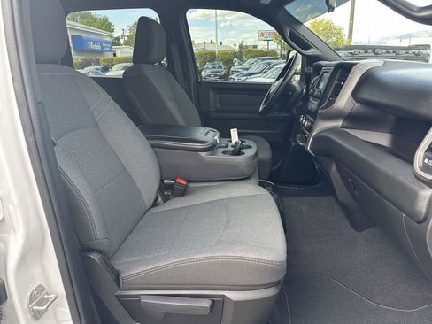 Used 2024 RAM 3500 Tradesman w/ Chrome Appearance Group image 21