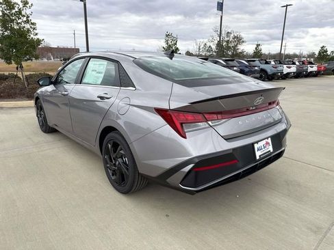 New 2026 Hyundai Elantra SEL Sport image 8