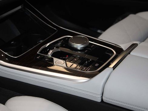 Used 2026 BMW X5 xDrive40i image 12