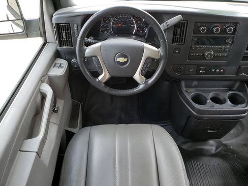 Used 2017 Chevrolet Express 2500 RWD image 15