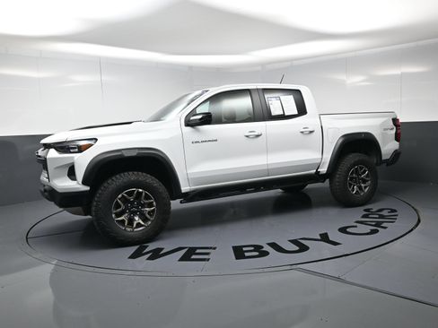 Used 2026 Chevrolet Colorado ZR2 w/ Technology Package AWD/4WD image 6