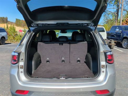 Used 2023 Jeep Compass Trailhawk image 13