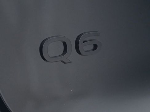 New 2025 Audi Q6 e-tron Premium image 22