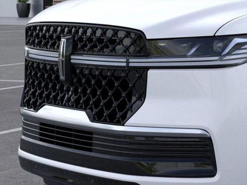 New 2026 Lincoln Navigator L Reserve w/ Jet Appearance Package image 17