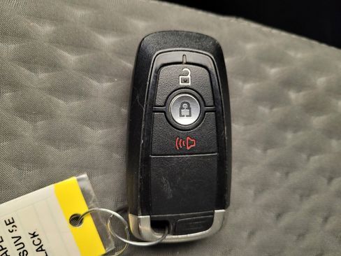 Used 2020 Ford Escape SE AWD/4WD image 32