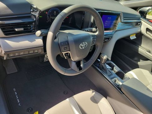 New 2026 Toyota Camry SE w/ Convenience Package FWD image 7