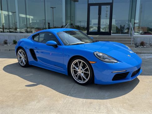 Certified 2025 Porsche 718 Cayman image 9
